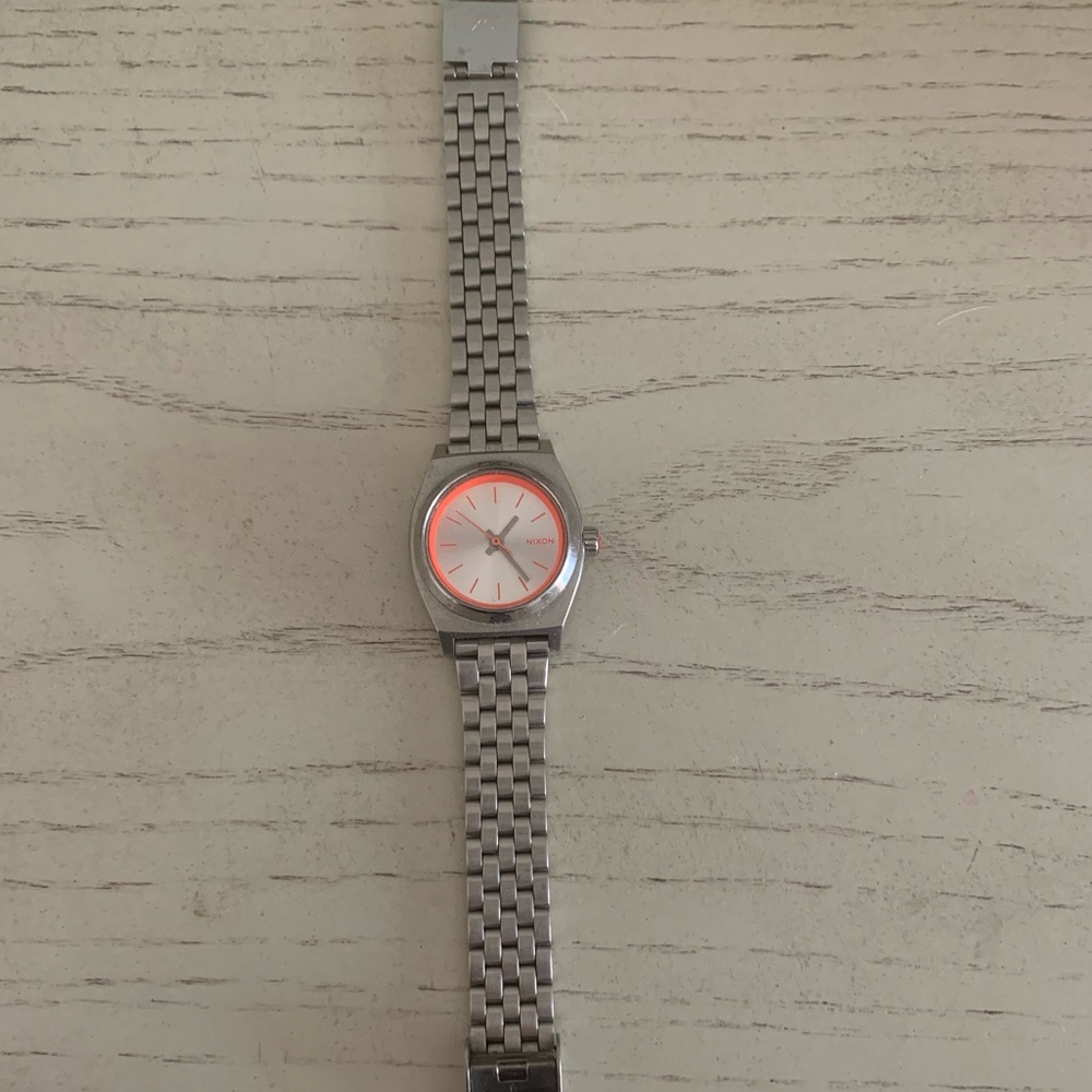 Nixon watch